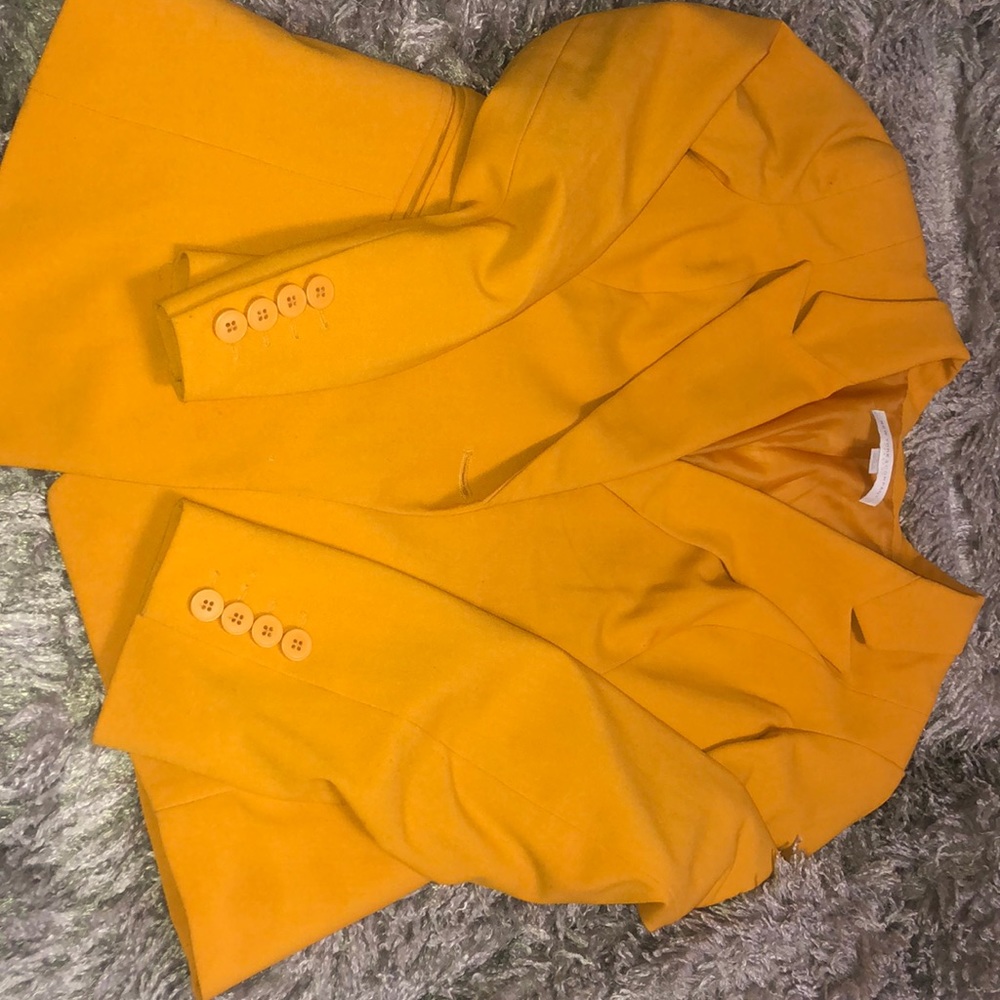 Hello Yellow woman’s fit. Blazer